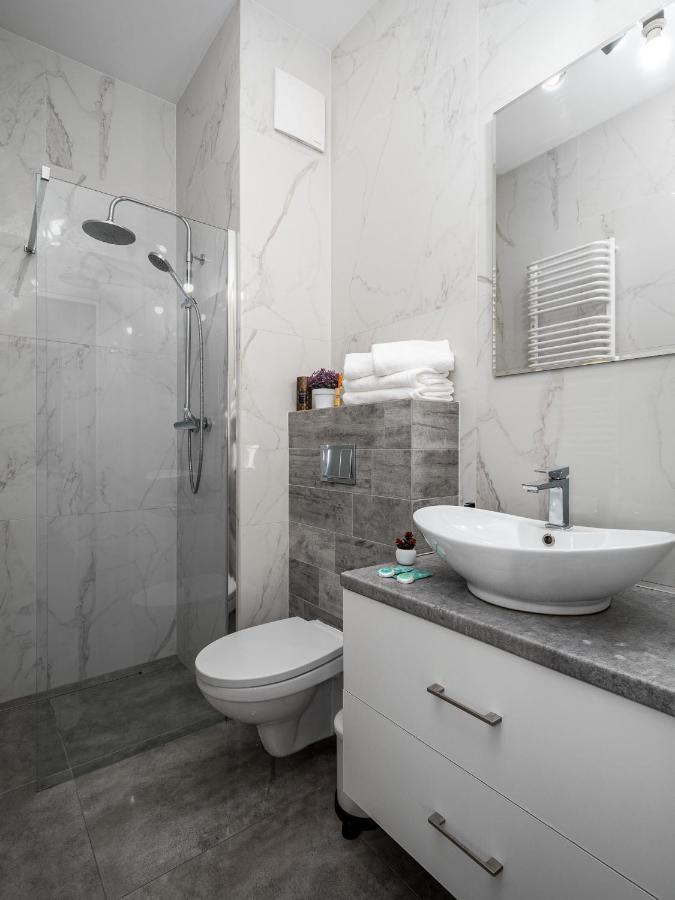 Апартаменты Apartament Ks Wola Prymasa 407 Варшава Экстерьер фото